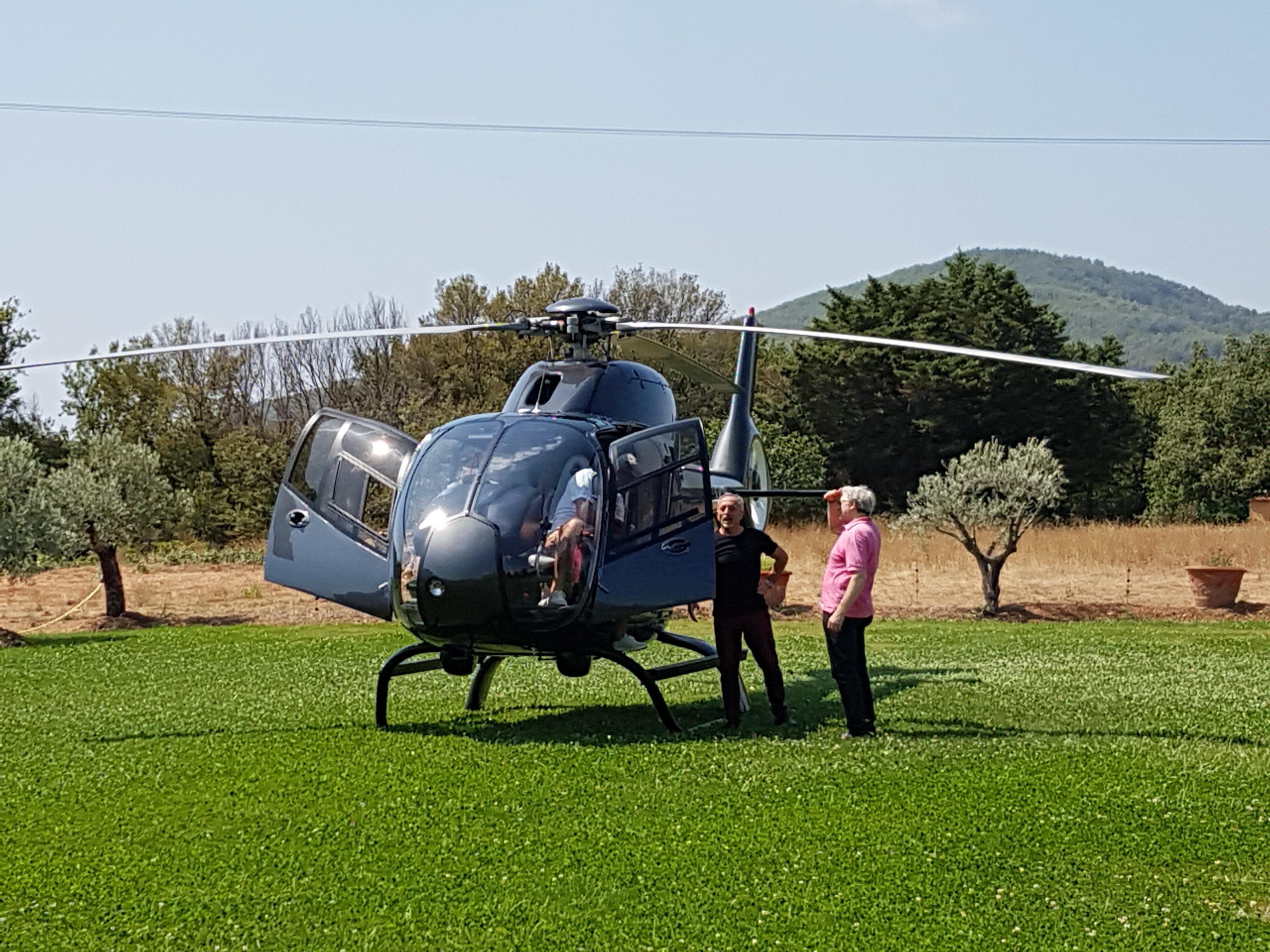 Hélicoptère au mas du Lingousto à CUERS 